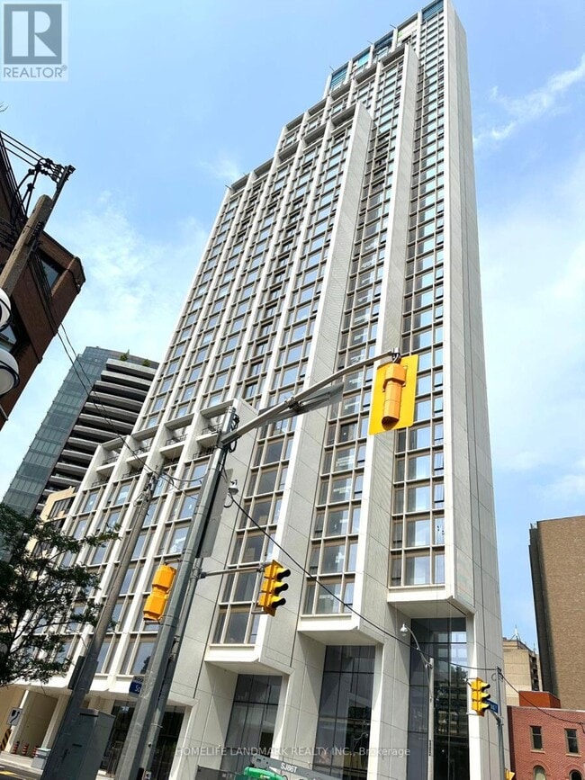 Photo - 50 Scollard St Unité 1701