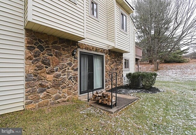 Photo - 28 Flintlock Ln