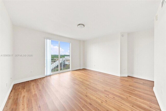 7275 SW 90th Way Unit 508