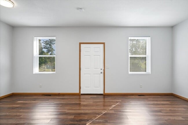 Photo - Seelyville Terrace