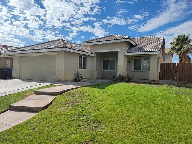 Photo - 950 Jacaranda Dr