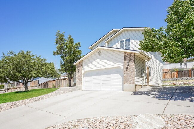 Photo - Tri-Level in Lehi's Ridge Neighborhood with RV Parking and a Finished Basement Suite