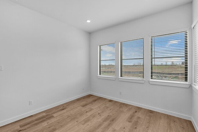 Photo - 3311 Loam Ln