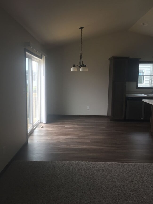 Photo - 3 Bed 2 Bath Twin Home