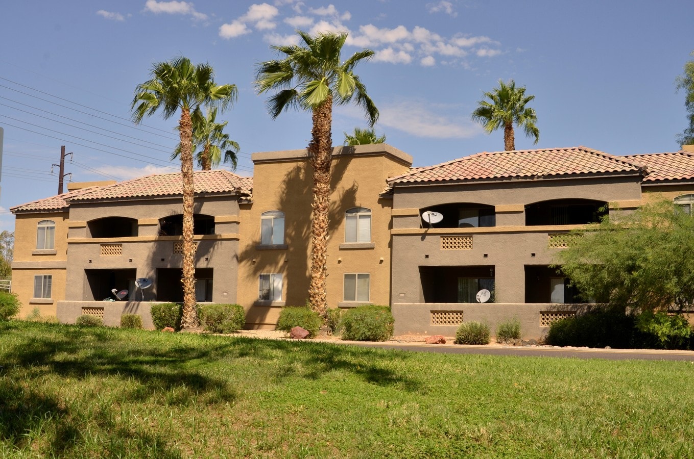 Vista Montana - Vista Montana Apartments