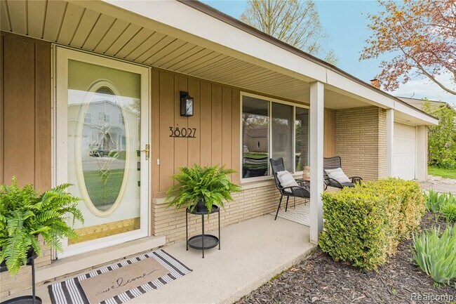 Photo - 38027 Mallast St