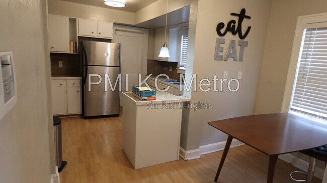 Photo - 5331 Charlotte St Unit B