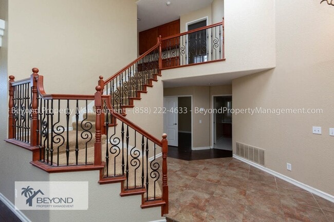 ELEGANT 4BR/2.5BA H in HOME IN OCEANSIDE P... - ELEGANT 4BR/2.5BA H in HOME IN OCEANSIDE P...