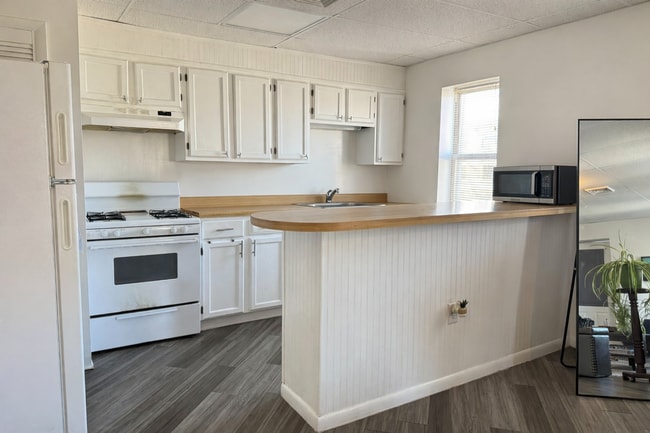 Photo - 44 W Liberty St Unidad #2