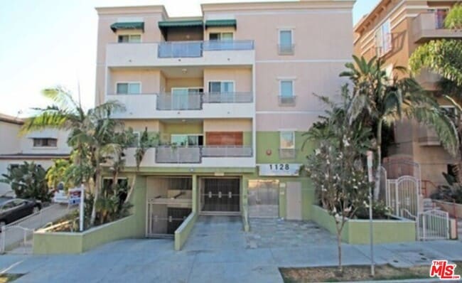 Photo - 1128 S Serrano Ave Unidad 102