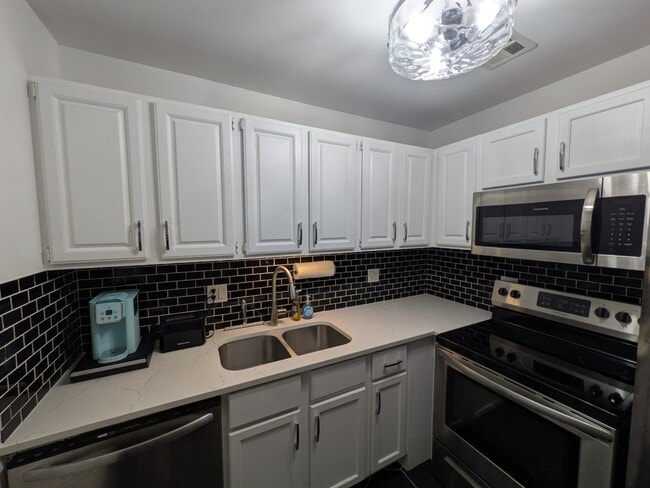 Photo - Newly Renovated 1-Bedroom Condo in the Hea... Unidad 105