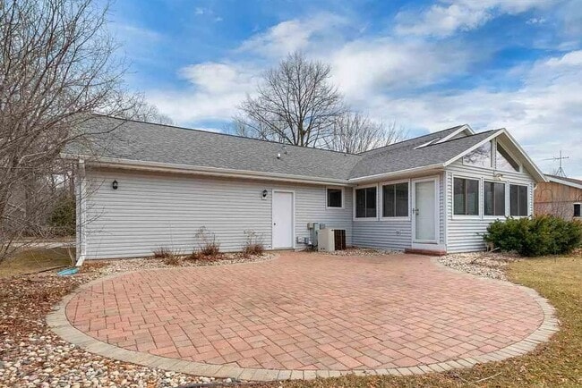 Photo - 3239 S Hemlock Ln