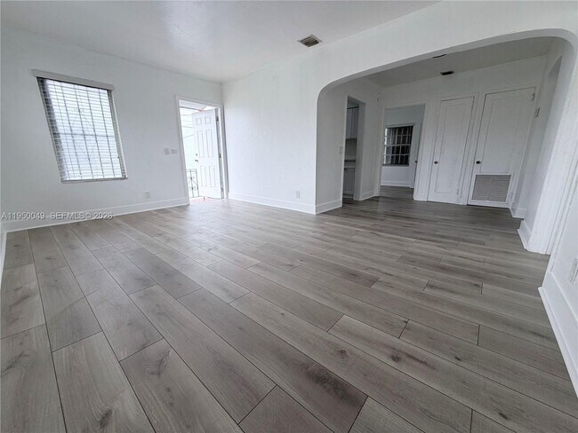 Photo - 111 SW 31st Ct Unit 1