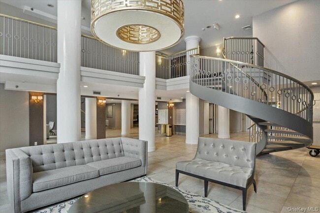 Photo - 100 Cutter Mill Rd Unidad 3E