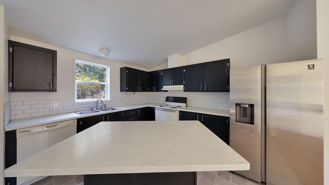 Photo - 3 Bed 2 Bath - Pet Friendly - NAS Whidbey