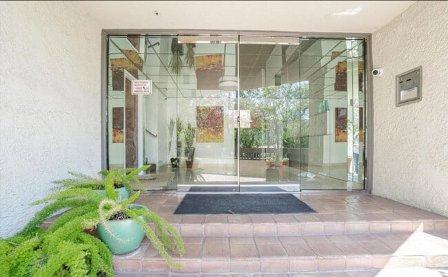 Photo - 8577 Rugby Dr Unit 108