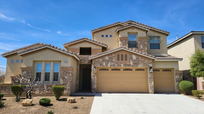 5 bedroom, 4 bathroom home with a Casita - 5 bedroom, 4 bathroom home with a Casita