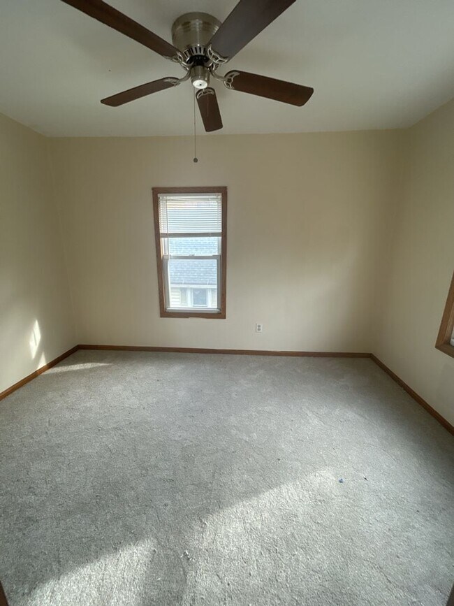 Photo - 7207 Deveny Ave Unidad UP