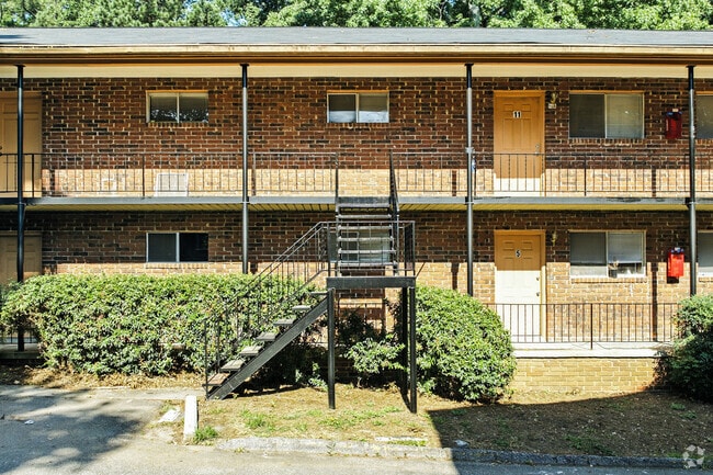Photo - Shallowford Arms Apartments