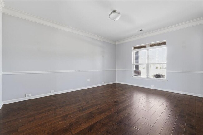 Photo - 523 Besra Dr