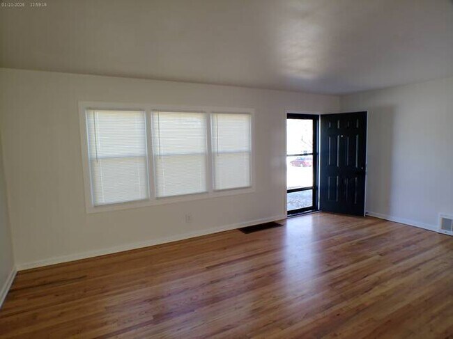 Photo - Spacious 4 bedrooms and 3 baths with vanity off 90th & Wornall Road in sought out WALDO AREA near...