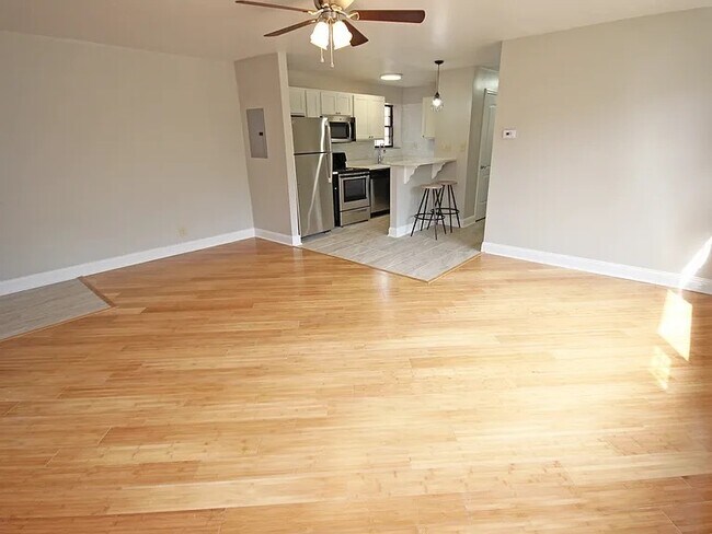 Photo - WINSTON APARTMENTS -- 022