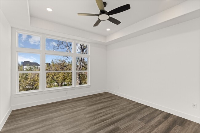 Building Photo - 2709 Dennis St