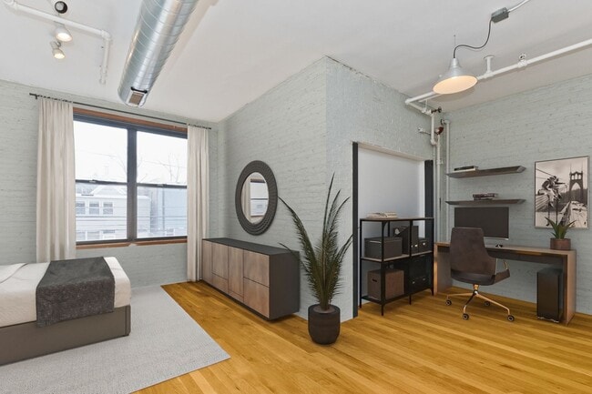 Photo - 2011 W Division St Unidad 2W