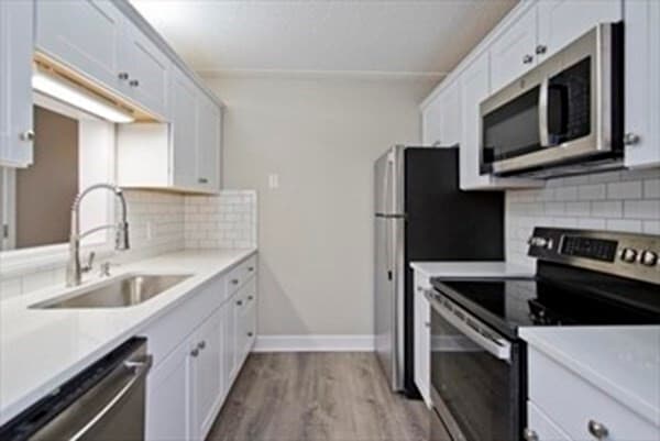 Building Photo - 14 Maple Crest Cir Unit I