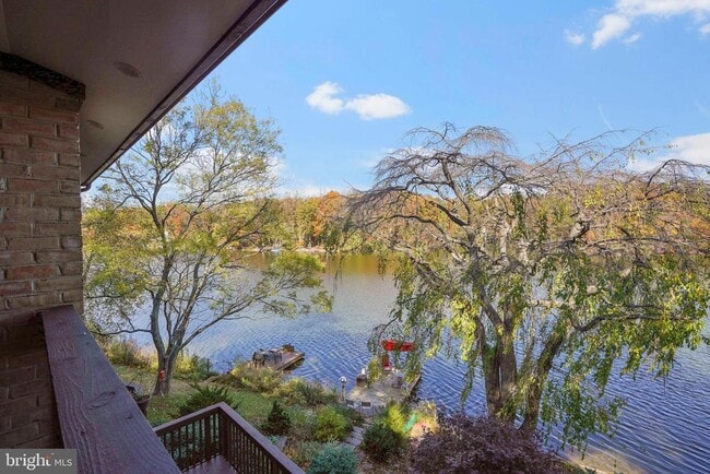 Photo - 2006 Lakebreeze Way