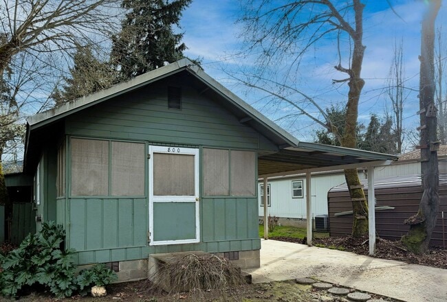 Building Photo - 2 Bedroom 1 Bath House in Myrtle Creek