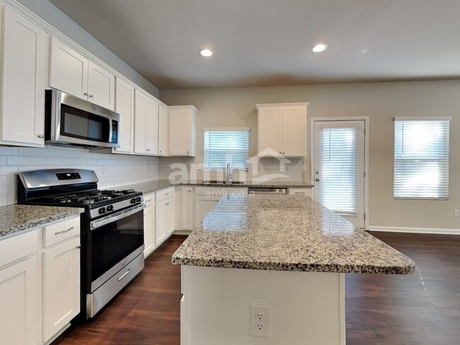 Photo - 218 Omega Ct