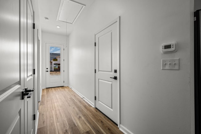 Building Photo - 100 Coco Ln