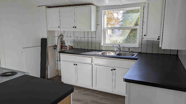 Photo - 1010 4th Ave S