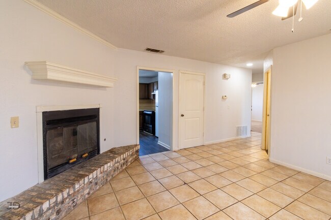 Photo - 2913 S Bandera Dr