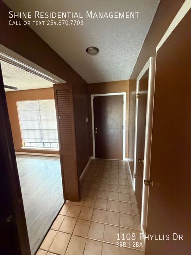 Photo - 1108 Phyllis Dr