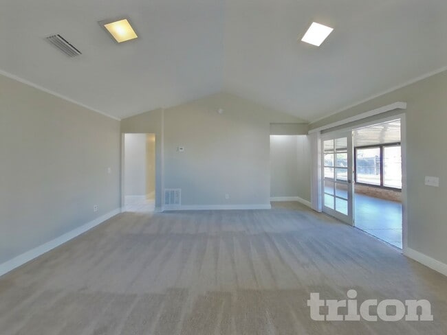 Photo - 1734 Alder Dr