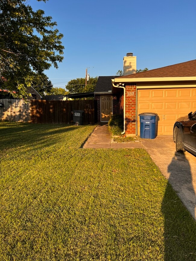 Front - 537 Bluebird Ln Townhome