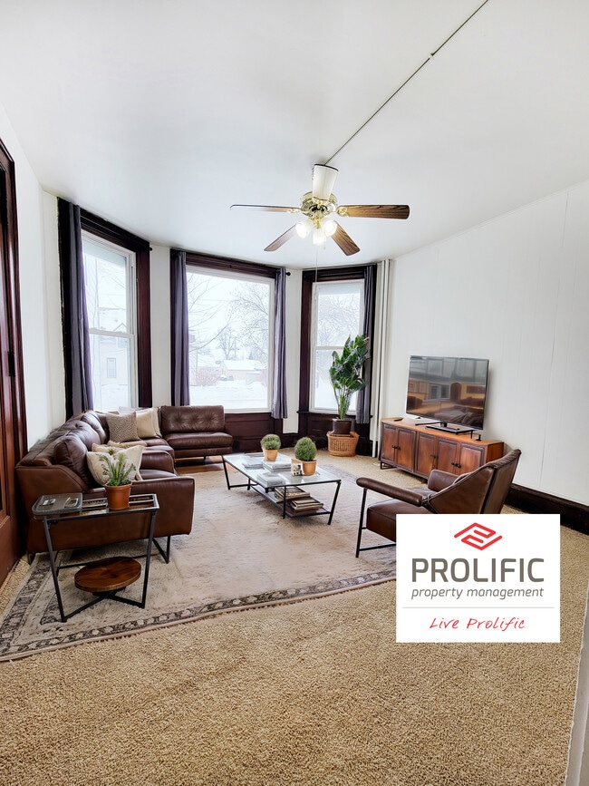 Photo - 503 6th St N