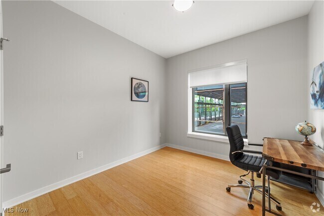Building Photo - 2044 Random Rd Unit 101 Rental