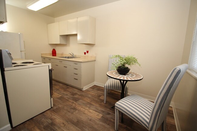Marin Royal Apartments For Rent In Corte Madera Ca Forrent Photo Marin Royal Apartments