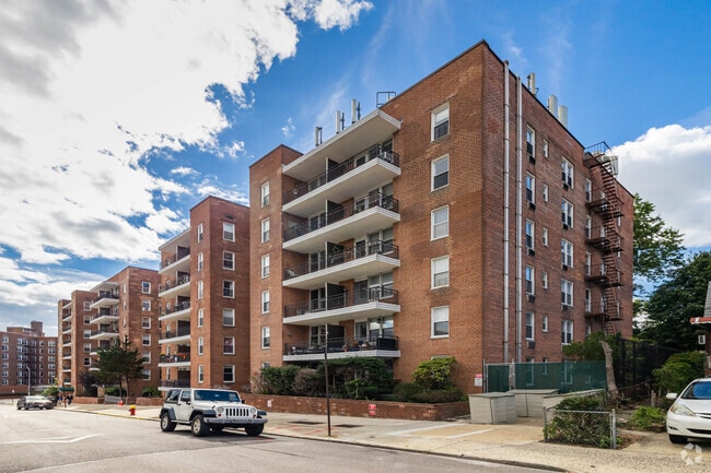 Photo - Thornton Place Owners