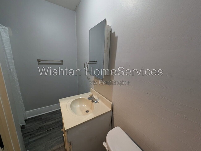 Photo - 448 W 3rd Ave Unit 3