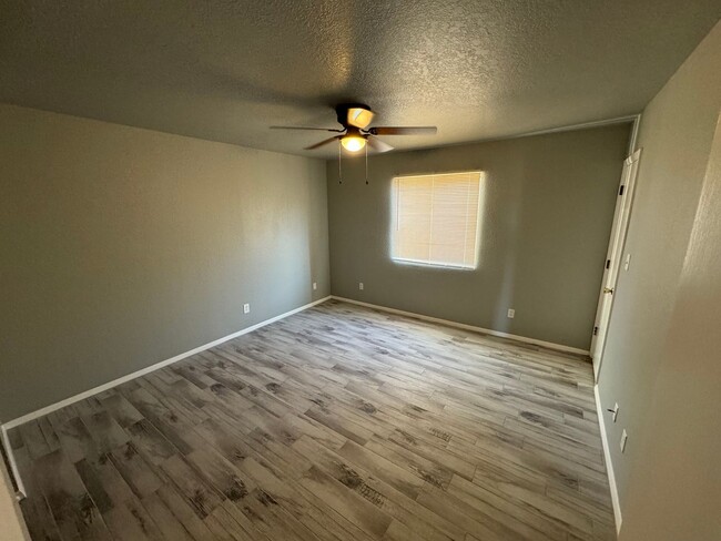 2930 Claude Dove Dr