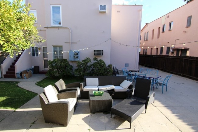 Building Photo - 9217 Alcott St Unit 3/4