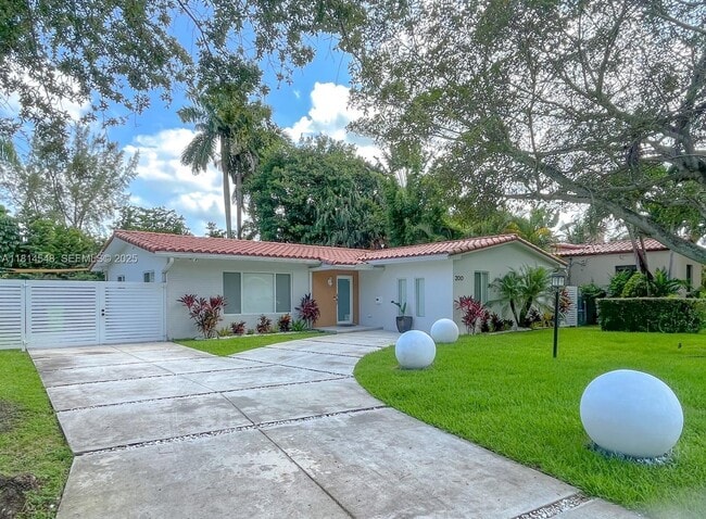 Photo - 200 NW 86th St