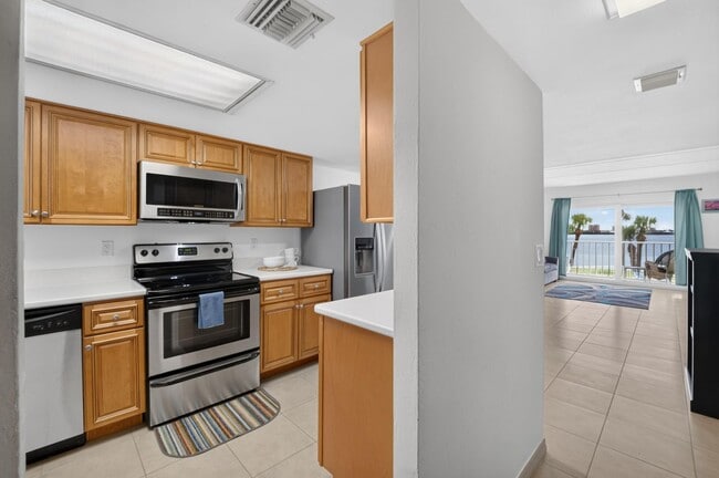 Photo - 3131 S Ridgewood Ave Unidad 206