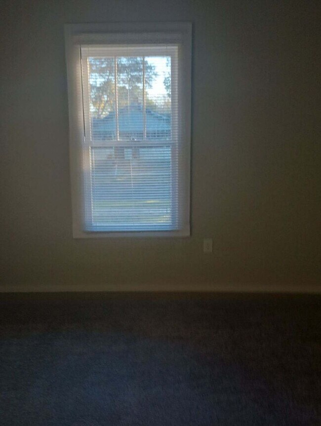 Photo - 502 Williams St