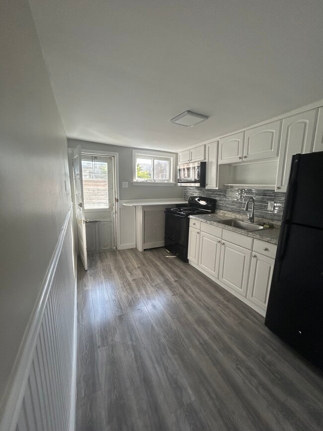 Kitchen - 2537 E Norris St House