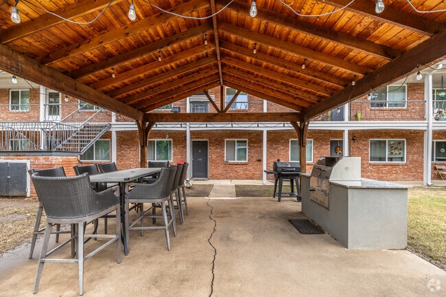 Outdoor Kitchen